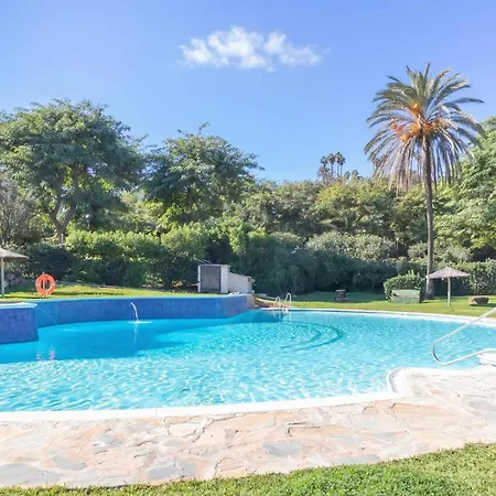 Bahia Dorada إِستيبونا